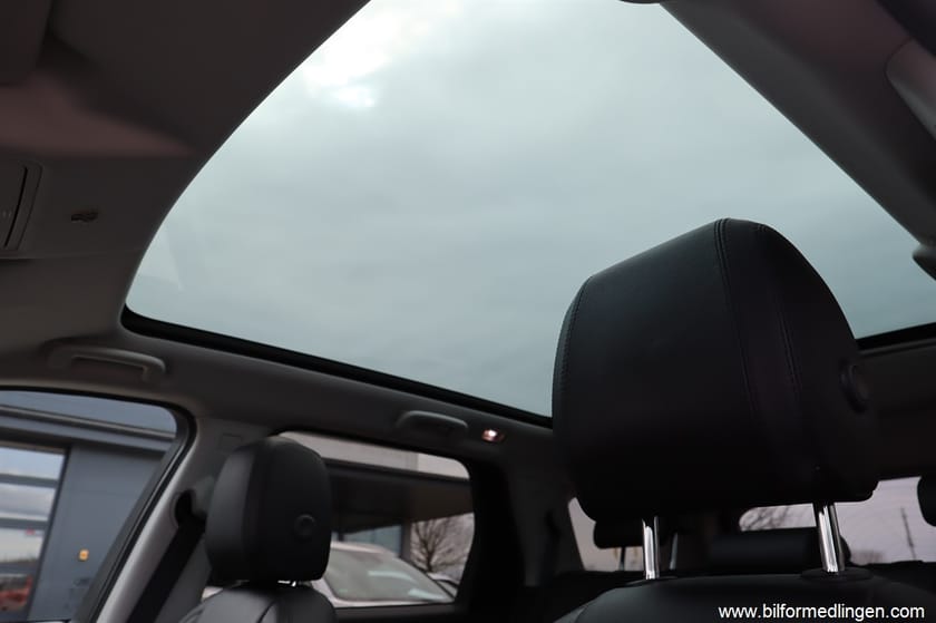 Bild 4 av Land Rover Discovery Sport 2.0 TD4 AWD 180hk Panoramatak Navi Drag Svensksåld