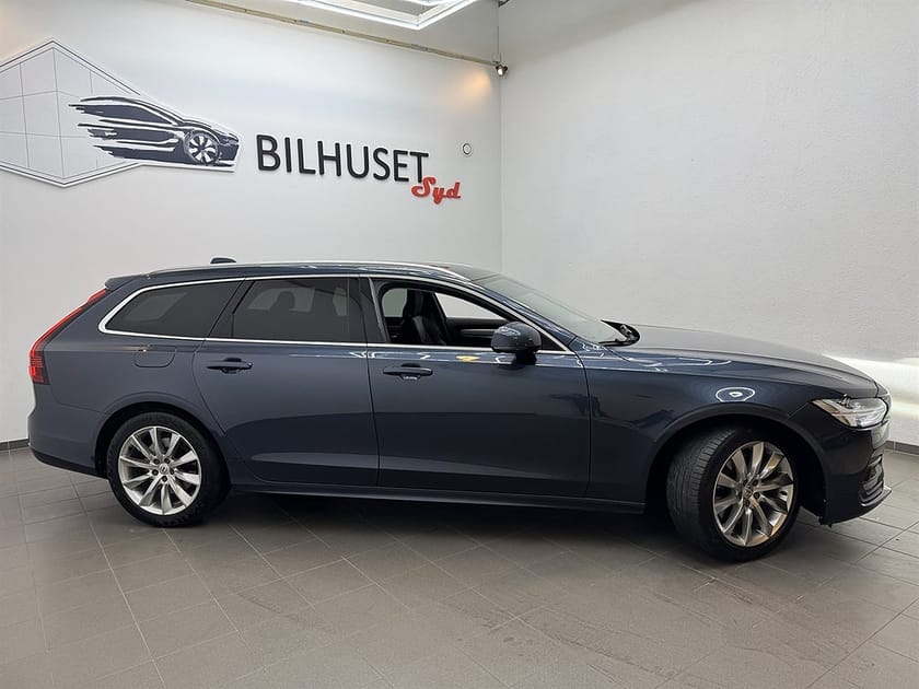 Bild 2 av Volvo V90 B4 AWD 197hk Momentum Värmare/Navi/Bkamera/Krok/Carplay/Nyservad
