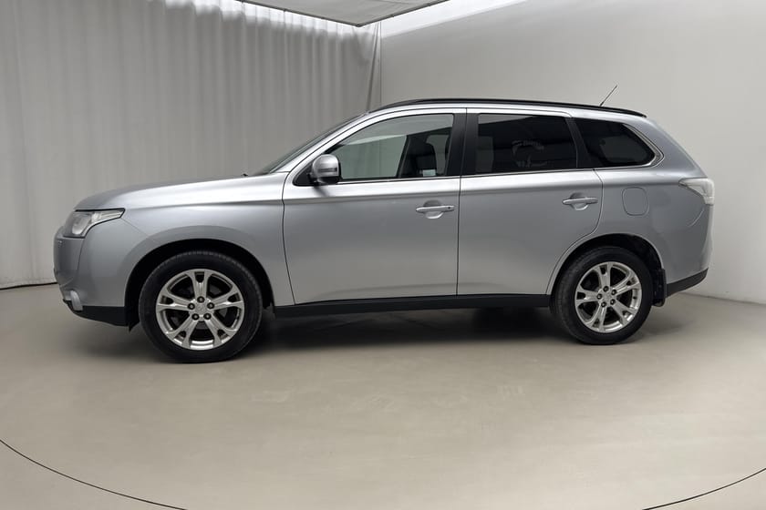 Bild 2 av Mitsubishi Outlander 2.2 Di-D 4WD (150hk) Komfort Drag