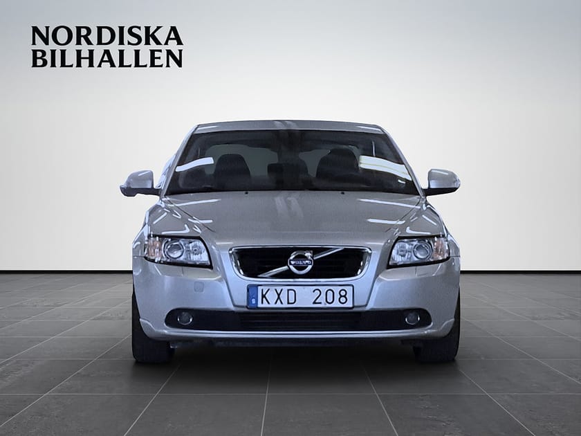 Bild 2 av Volvo S40 D2 Momentum Nyservad Dragkrok Värmare P-sensor
