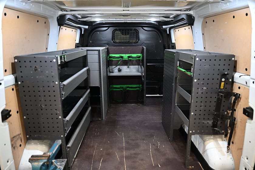 Bild 2 av Ford Transit Custom 300 130HK L2 Automat|V-Inredd|Dubbeldörr|NyKamrem
