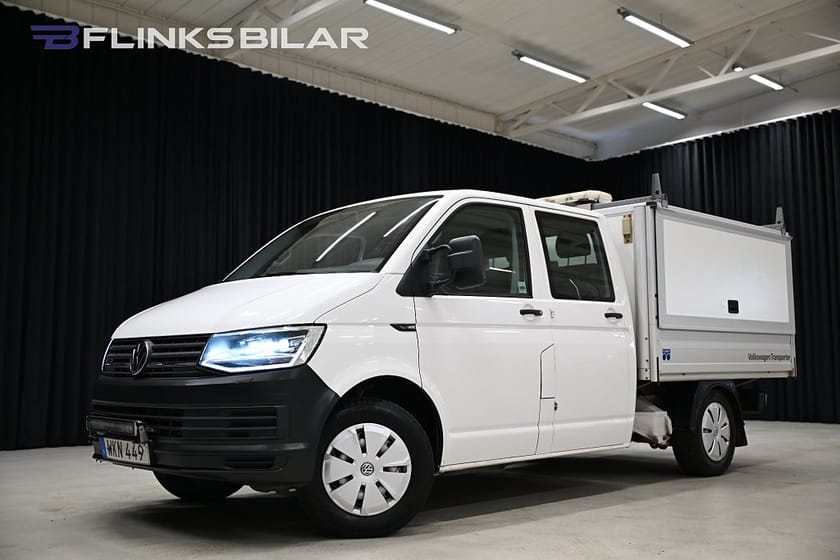 Bild 1 av Volkswagen Transporter Chassi Dubbelhytt 4Motion 150HK Dubbelhytt|Kåpa|Inredd|LED|Sortimo|SeUtr!