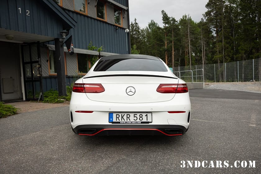 Bild 4 av Mercedes-Benz E 400 4MATIC Coupé AMG Line Widescreen Pano