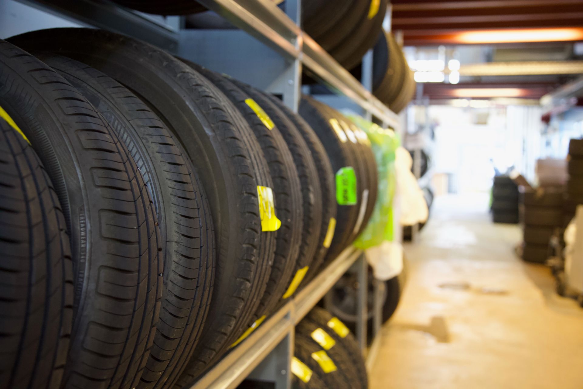 Bildäck på en hylla