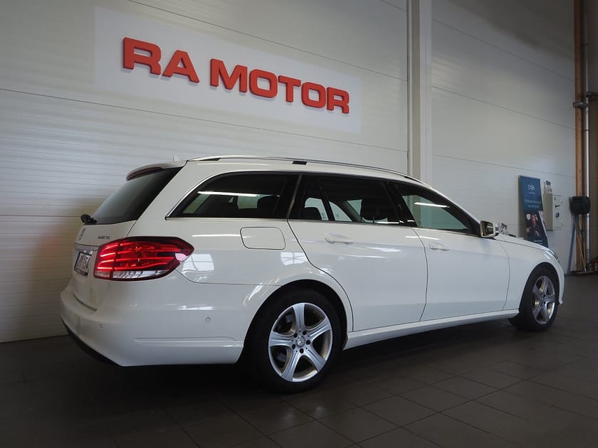 Bild 5 av Mercedes-Benz E 220 T BlueTEC CDI 9G-Tronic 170hk Dragkrok Låga mil