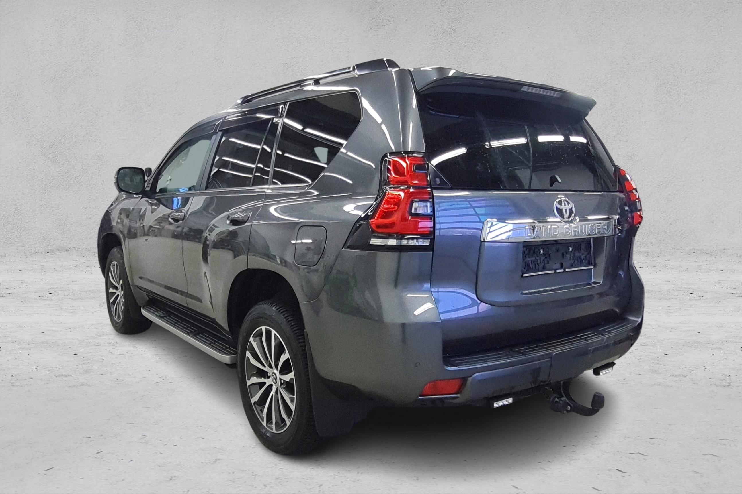 Thumnail bilde 2 av Toyota Land Cruiser 5-dørs