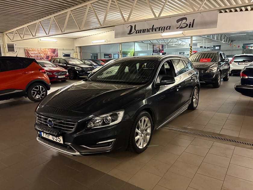 Bild 3 av Volvo V60 D5 AWD  Summum Taklucka/Navi/Skinn/ Euro 5