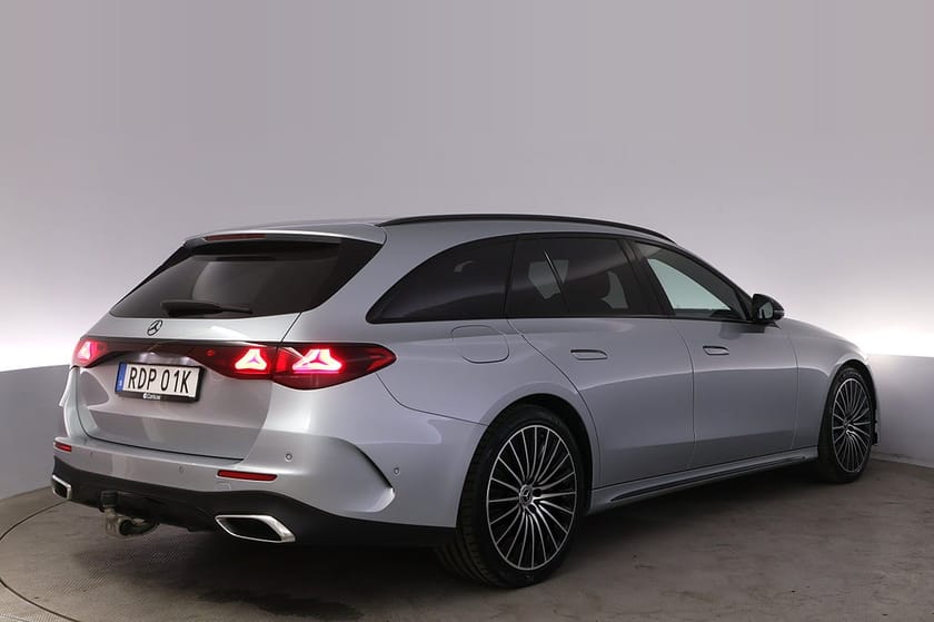 Bild 5 av Mercedes-Benz E 300 T e AMG Drag Pano Burmester Elstol BSM