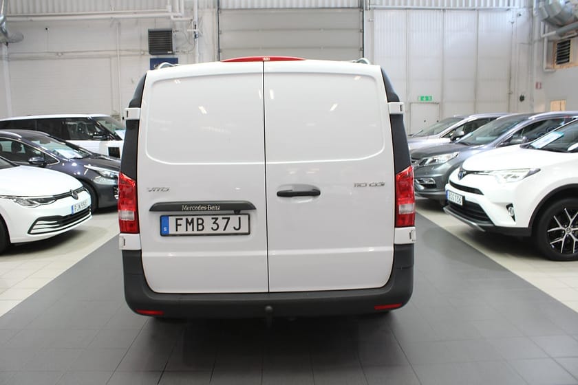 Bild 5 av Mercedes-Benz Vito 110 CDI 2.8t Euro 6 Navi/Skinn/Drag/Moms