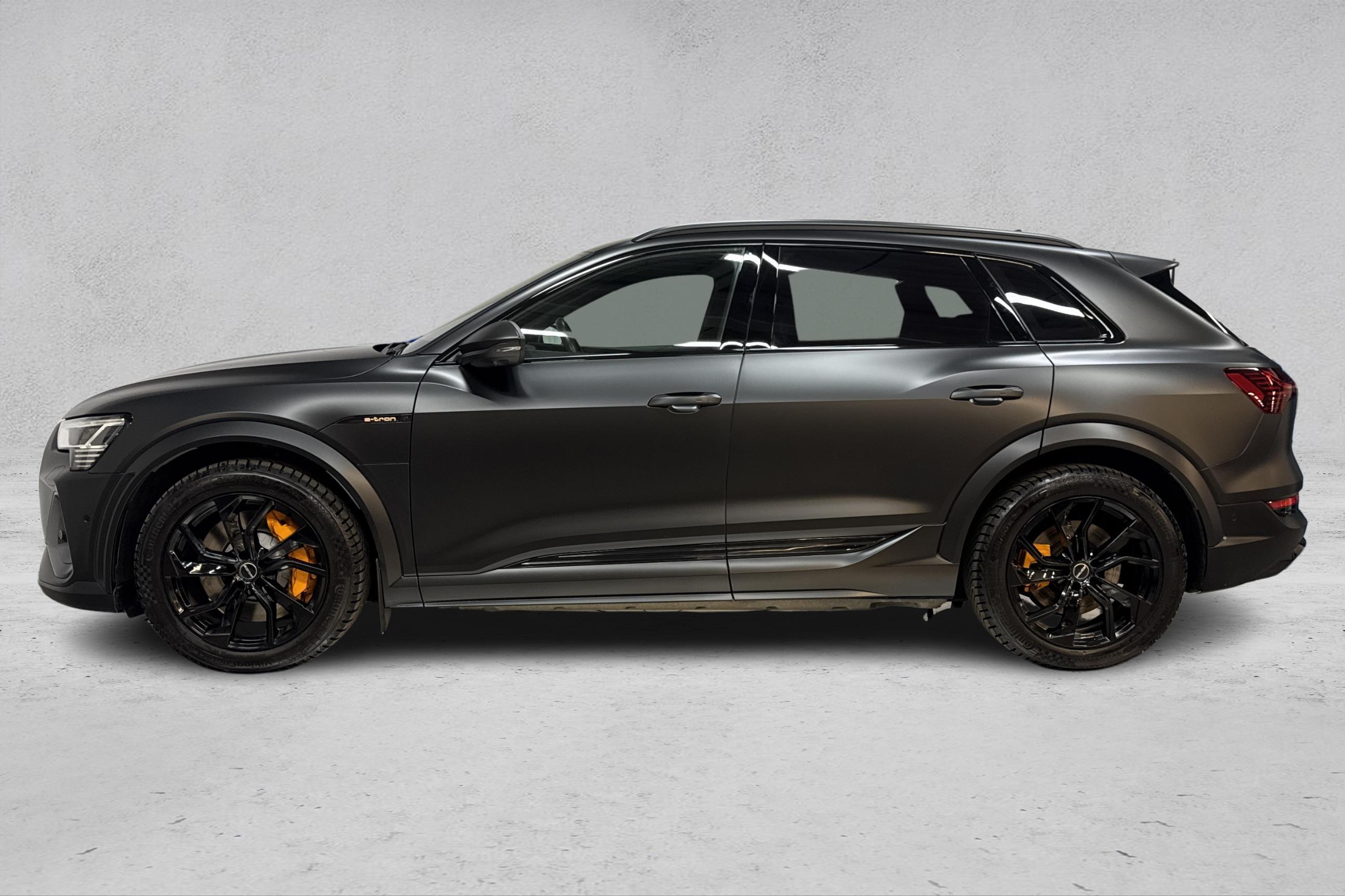 Thumnail bilde 1 av Audi e-tron S quattro