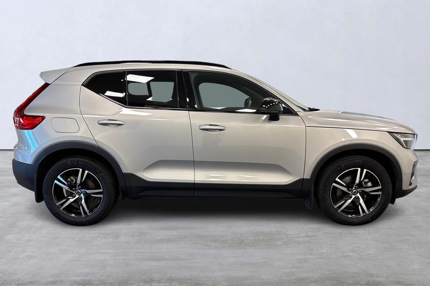 Bild 3 av Volvo XC40 B3 FWD Bensin Plus Dark
