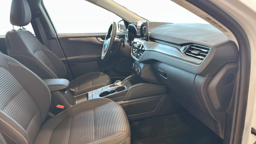 Bild 3 av Ford Kuga Plug-In Hybrid Titanium 2.5 225HK Vinterpaket Carplay
