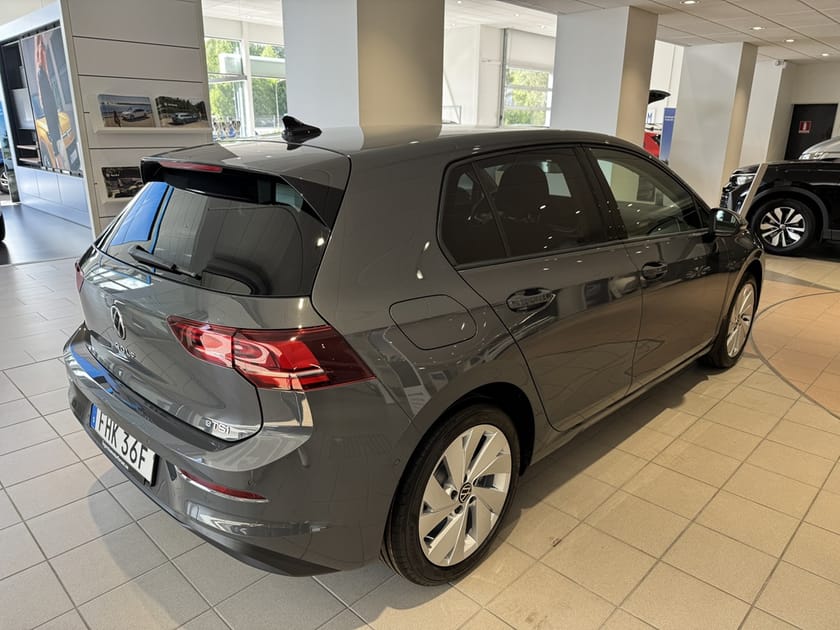 Bild 2 av Volkswagen Golf LIFE eTSI 150hk LAGERKAMPANJ!