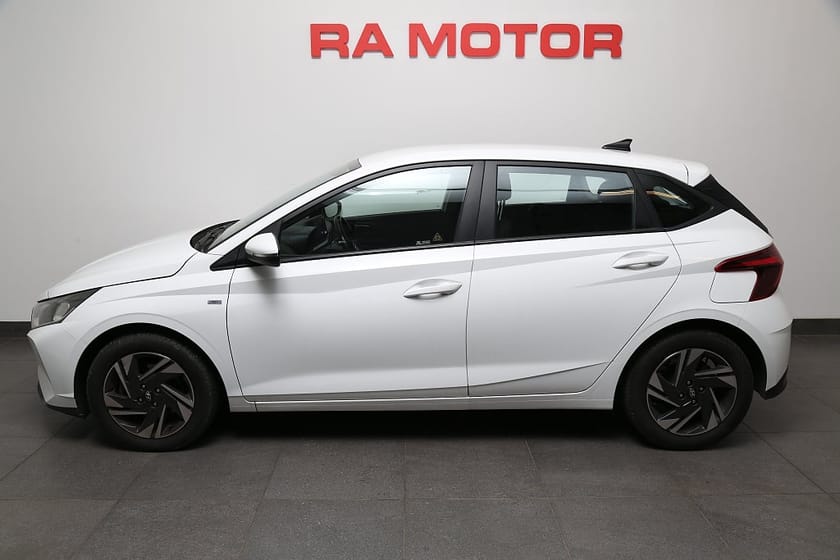 Bild 3 av Hyundai i20 1,0 T-GDI 100hk Essential Aut Kamera Motorvärmare