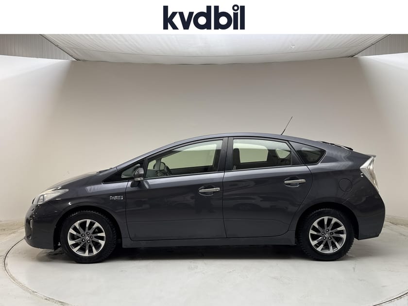 Bild 2 av Toyota Prius Plug-in Hybrid 1.8 (136hk) Navi Backkamera