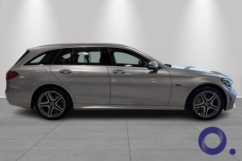 Bilde 2 av Mercedes-Benz C 300 T e C300T / AMG / Adaptive cruise/ Ryggekamera