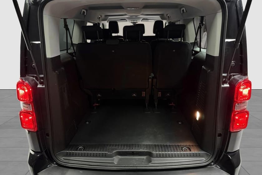 Bild 4 av Toyota ProAce Verso Electric SHUTTLE LONG 75 KWH V-HJUL DRAG
