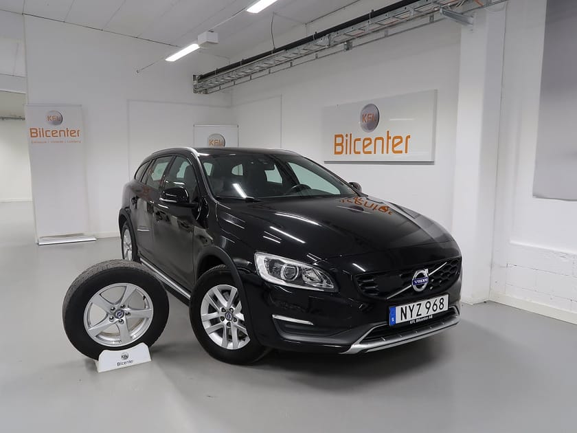 Bild 1 av Volvo V60 Cross Country D4 V-Däck ingår Aut-Värmare-Farthållare-Bluetooth-Parks