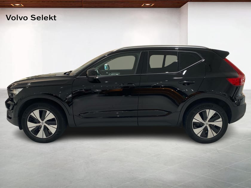 Bild 3 av Volvo XC40 T2 FWD Momentum Advanced - Navigation, Bränslevärmare