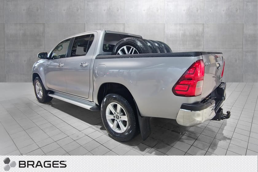 Bilde 3 av Toyota Hilux Dobbelcab D-4D 150hk D-Cab 4WD SR+ aut