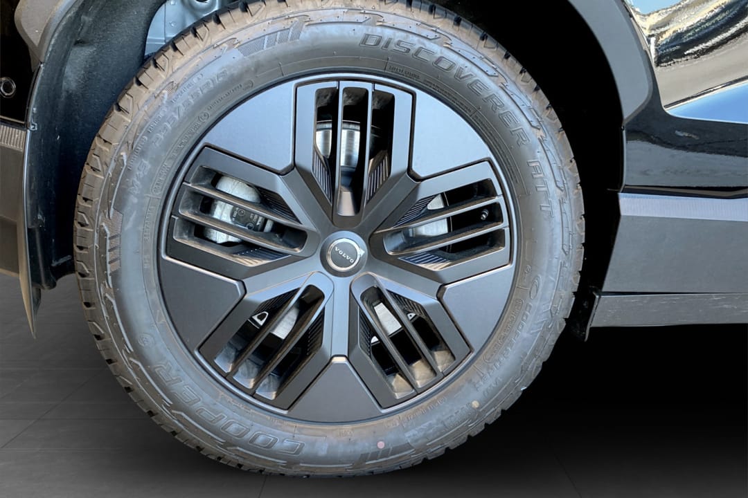 Volvo EX30 Cross Country Twin Motor Performance