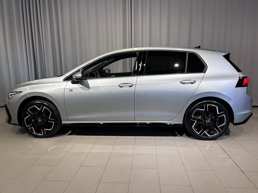 Bild 3 av Volkswagen Golf R-LINE 1,5 eTSI 150HK DSG, Drag