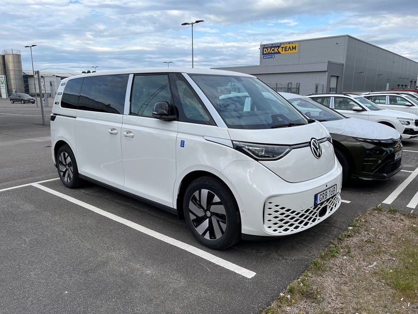 Bild 1 av Volkswagen ID. Buzz LWB PRO 7-SEATS HJULBAS: 3239 MM MOTOR: 2