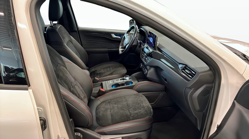 Bild 3 av Ford Kuga Plug-In Hybrid ST-LINE X 2.5 AUT 225HK DRAG
