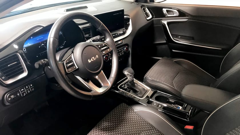 Bild 4 av Kia XCeed Plug-in Hybrid PHEV ADVANCE 141 Hk Backkamera