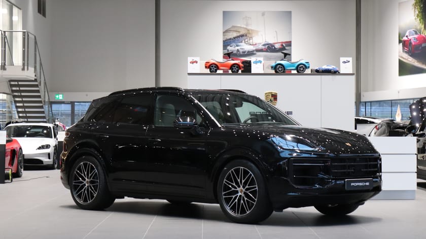 Bild 1 av Porsche Cayenne E-Hybrid Black Edition