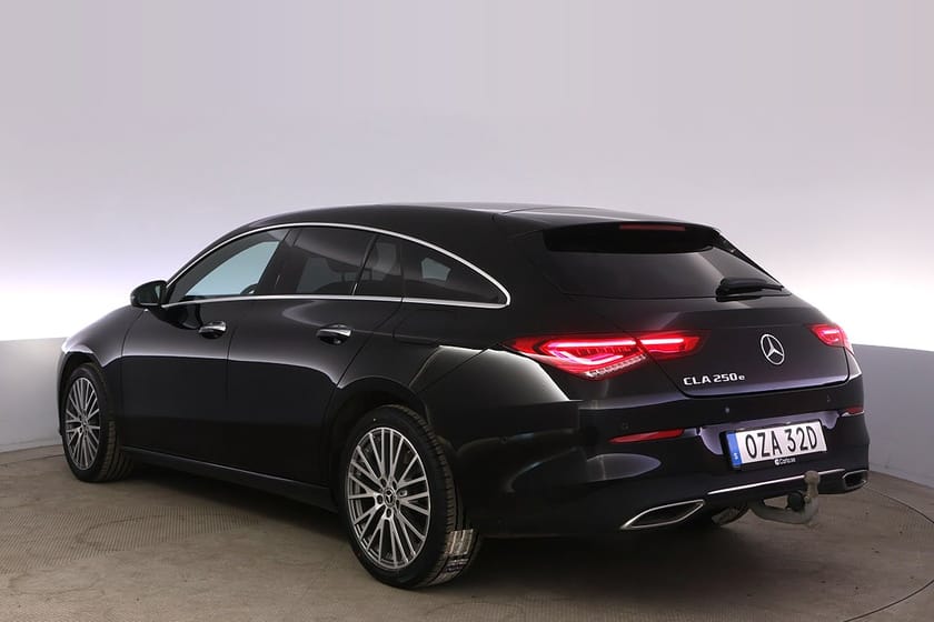 Bild 4 av Mercedes-Benz CLA 250 e Shooting Brake Drag Pano Elstol Navi
