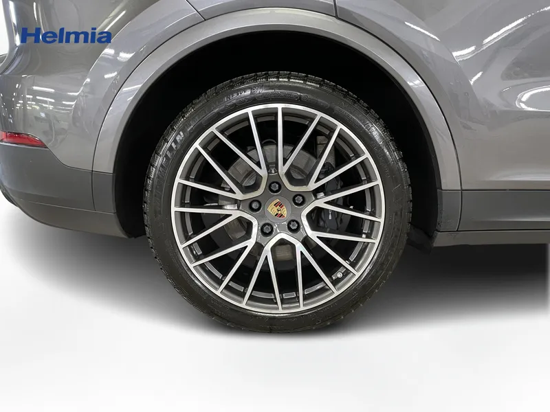 Bild 9 av 13 – Porsche Cayenne E-Hybrid TipTronic S - Luftfjädring,  Nyservad, Vinterhjul Originalfälgar