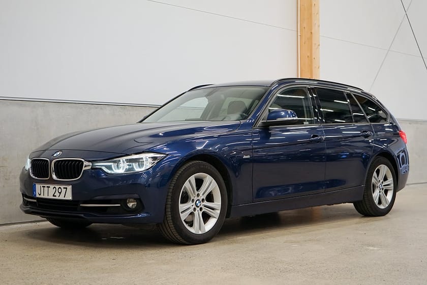 Bild 3 av BMW 320i xDrive Touring 320 Sport line Drag Kamera Hifi Rattvärme