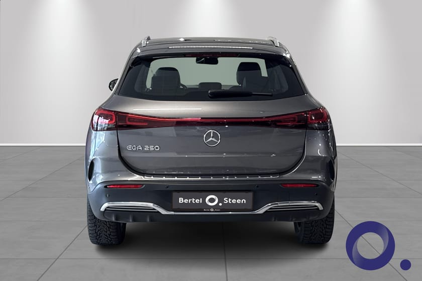 Bilde 4 av Mercedes-Benz EQA 250 AMG, Skinn, Adaptiv cruise, MBUX, Distronic