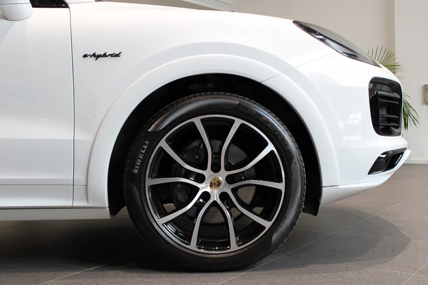 Bild 5 av Porsche Cayenne E-Hybrid Platinum Edition Moms
