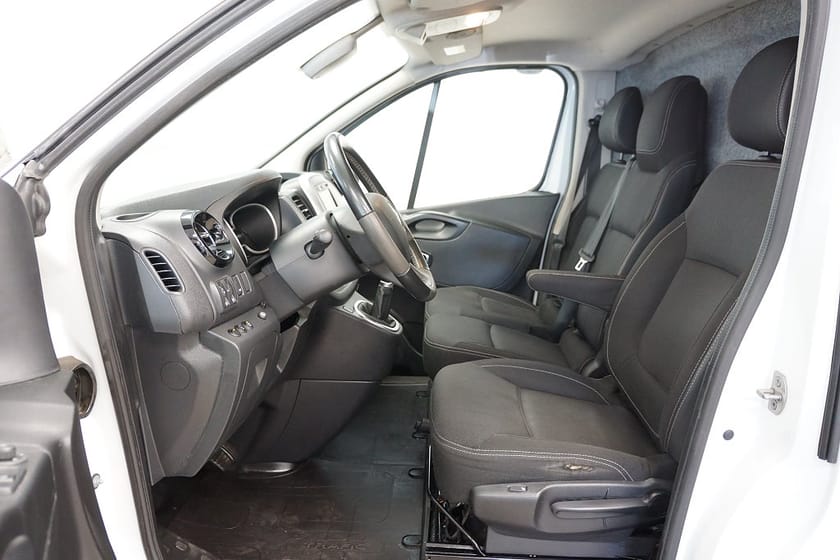 Bild 5 av Renault Trafic Skåpbil 3.0t 2.0 dCi EDC L2 SKÅP | OBS SE SPEC.