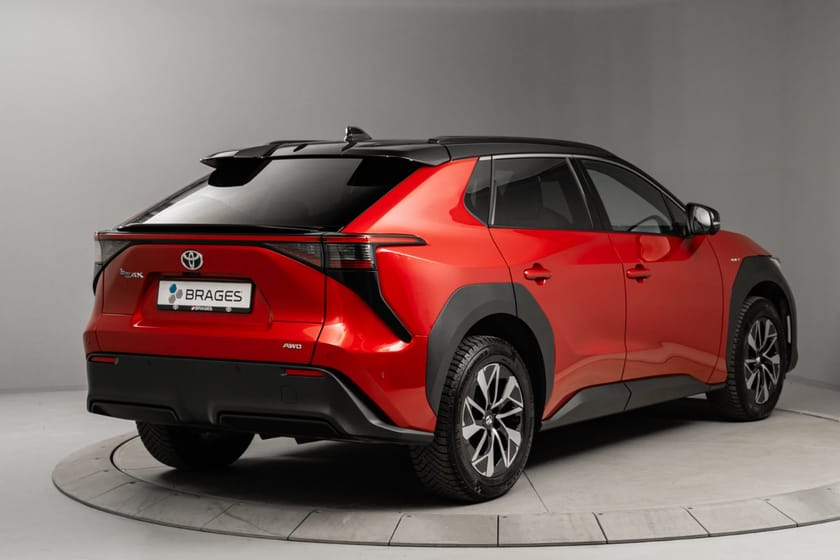 Bilde 4 av Toyota bZ4X AWD Active Tech Bitone