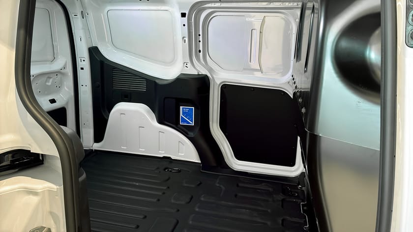 Bild 5 av Ford E-Transit Courier E-COURIER LIMITED SKÅP 136 A FWD