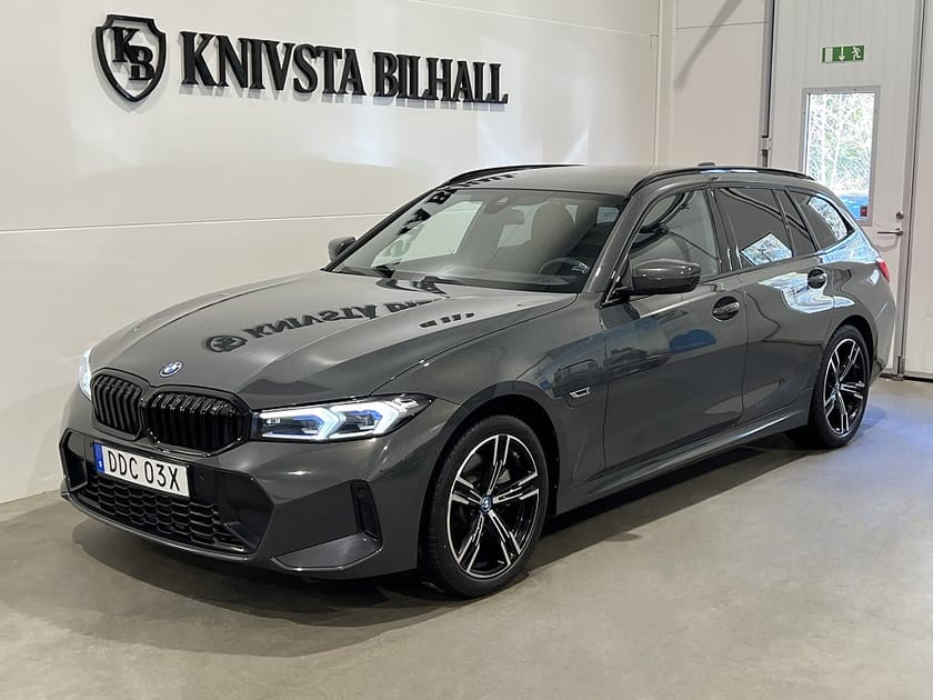 Bild 1 av BMW 330e xDrive Touring M Sport Innovation HUD Drag 292hk