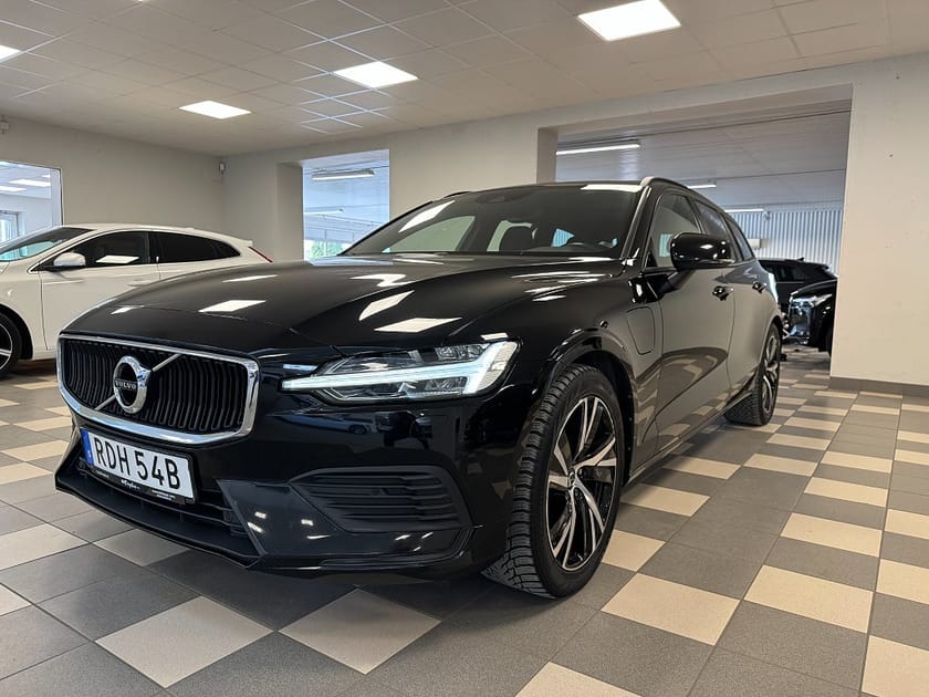 Bild 1 av Volvo V60 Recharge T6 AWD Geartronic CarPlay Drag VOC 340 Hk