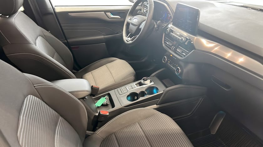 Bild 3 av Ford Kuga Plug-In Hybrid 2,5 PHEV 225Hk FWD Titanium