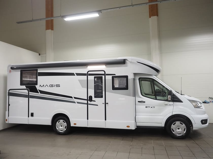 Bild 3 av Caravans International Campervan Ford Ci Magis 87 XT DEMOUTFÖRSÄLJNING I Face to Face I AUT I Långbäddar
