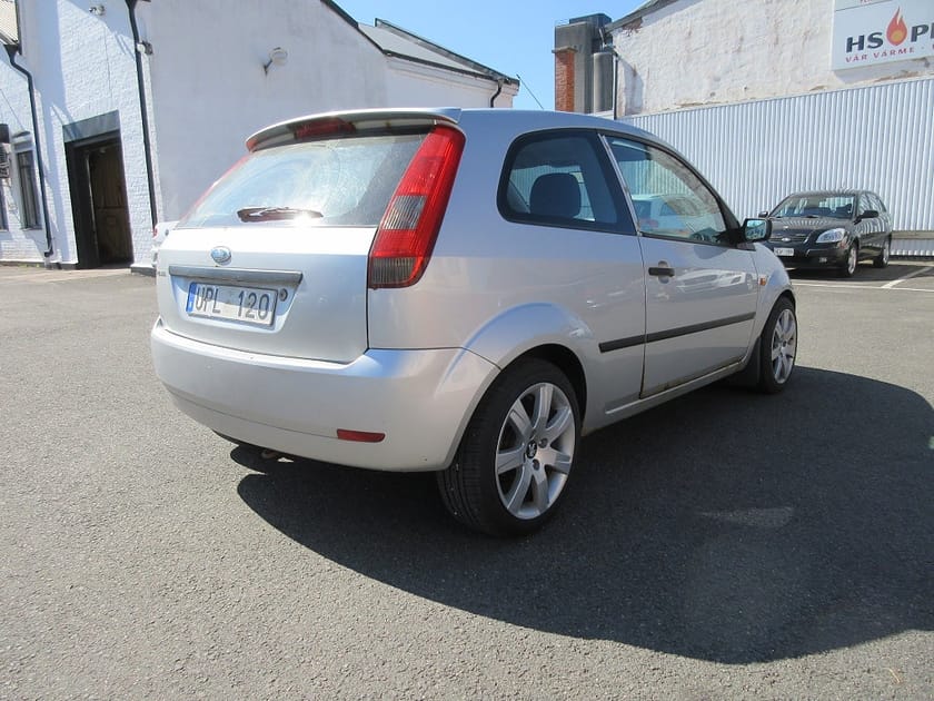 Bild 2 av Ford Fiesta 3-dörrar 1.6 100 hk Besiktigad till 260630