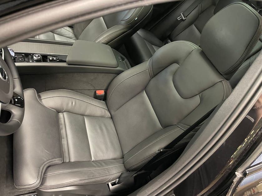 Bild 4 av Volvo XC60 T8 Plus Black Nordic Edition