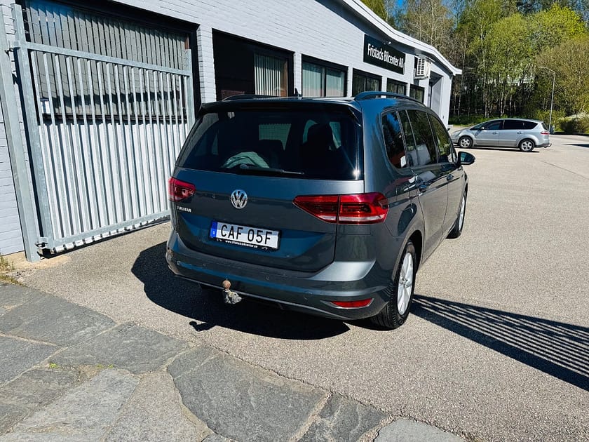 Bild 3 av Volkswagen Touran 7-seater 1.0 TSI 115HK 7-SITSIG / BACKKAMERA / CARPLAY