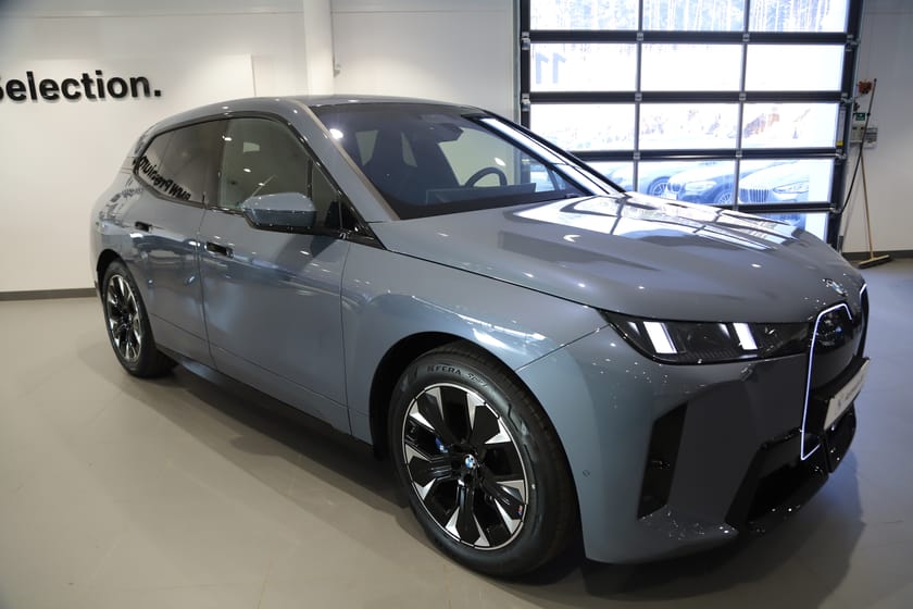 Bild 1 av BMW iX xDrive60 *BUSINESS PRIS*