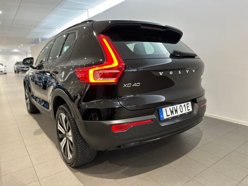 Bild 5 av Volvo XC40 Recharge Single Motor Core Edition, Backkamera, sensorer.