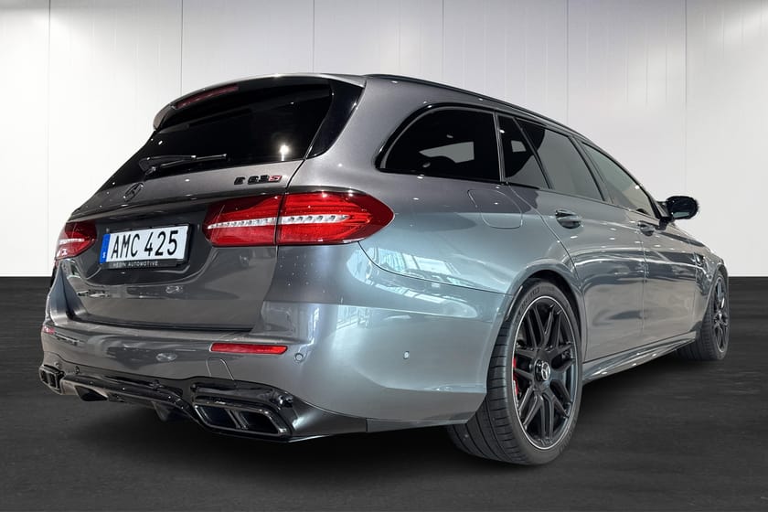 Bild 4 av Mercedes-Benz AMG E 63 S T 4MATIC+ 612hk Glastak Svensksåld 1 år garanti