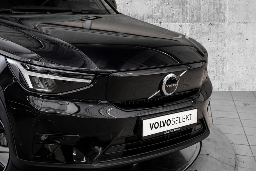 Bilde 1 av Volvo XC40 Recharge Twin motor El. Plus 408Hk. Hengerfeste!