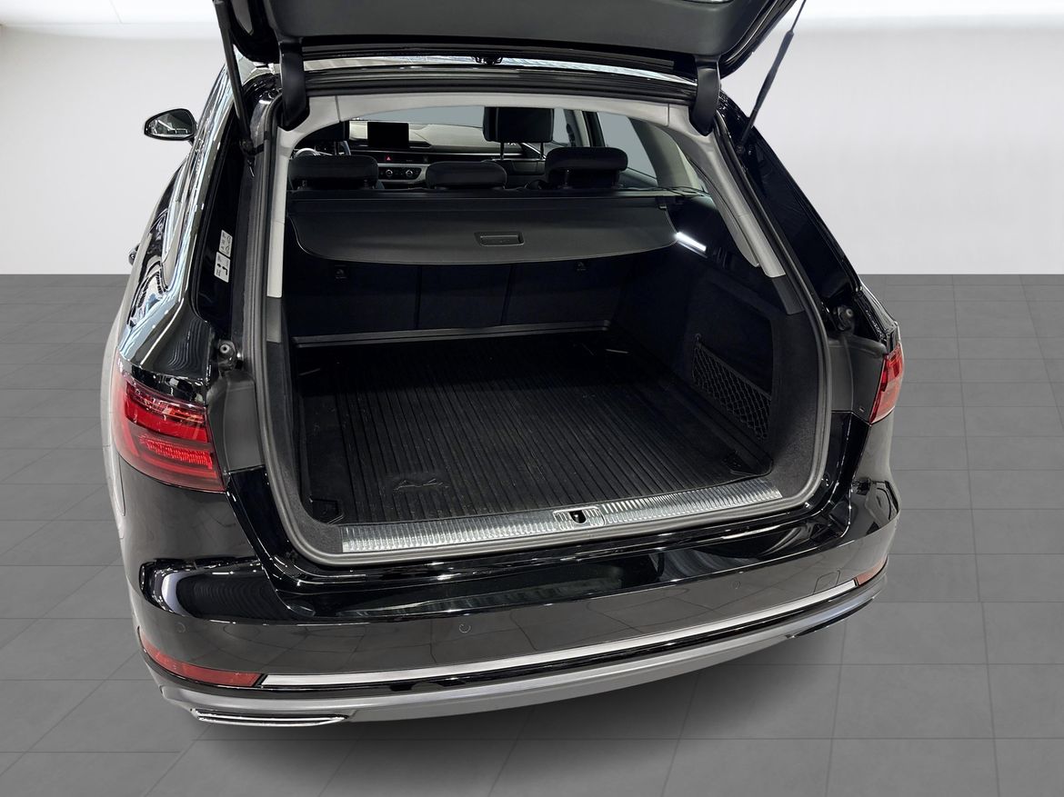 Audi A4 2019 - miniatyr 10